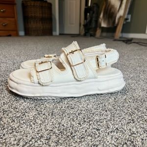 Women’s Double Strap Buckle Sandals‎